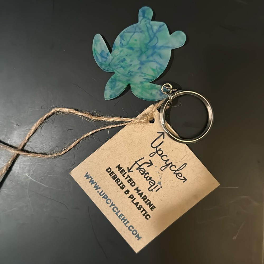 Turtle keychain!  Made with recycled Hawaii melted marine debris & plastic